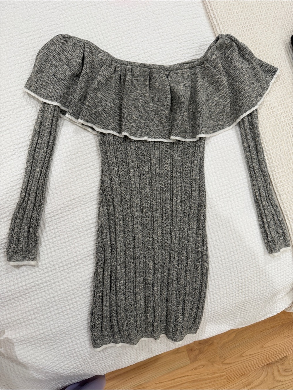 Tularosa Gray Off-the-Shoulder Ribbed Sweater